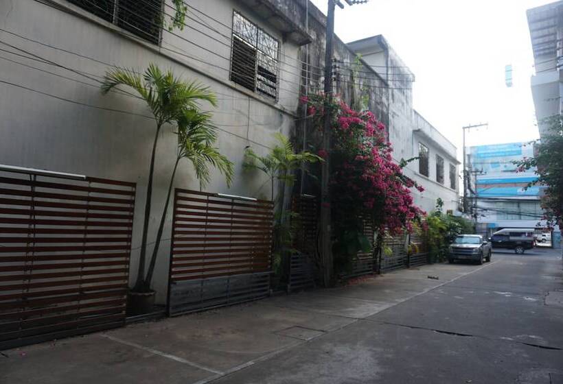 Отель Kruatier Mansion