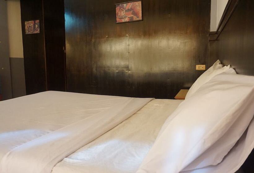 Отель Kruatier Mansion