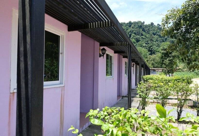 هتل Leelawadee Resort Khaolak