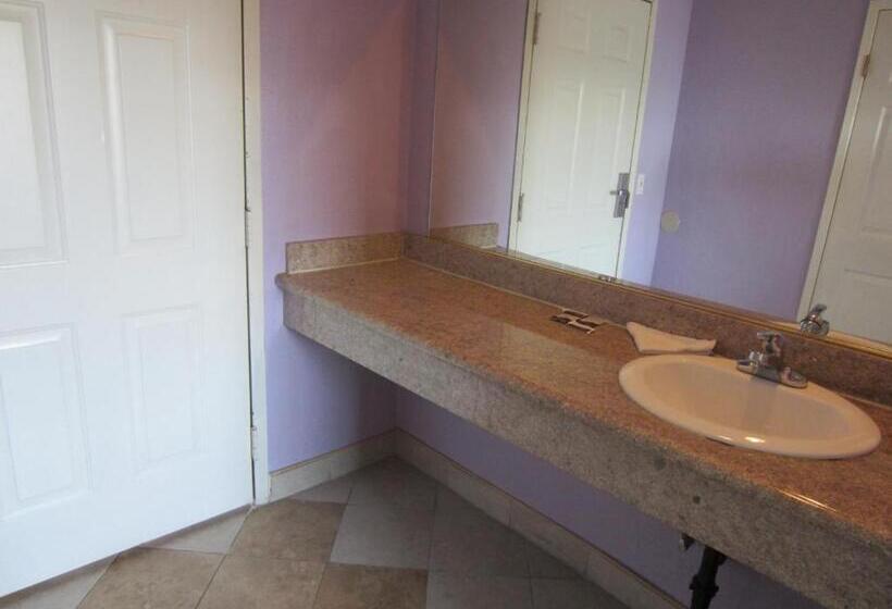 هتل Starlight Inn, Valley Blvd   Downtown La