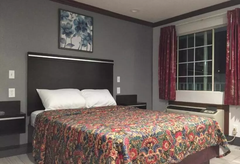 ホテル Starlight Inn, Valley Blvd   Downtown La