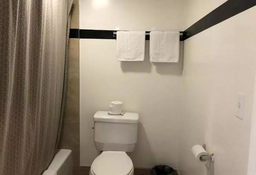 ホテル Starlight Inn, Valley Blvd   Downtown La