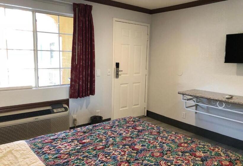 هتل Starlight Inn, Valley Blvd   Downtown La