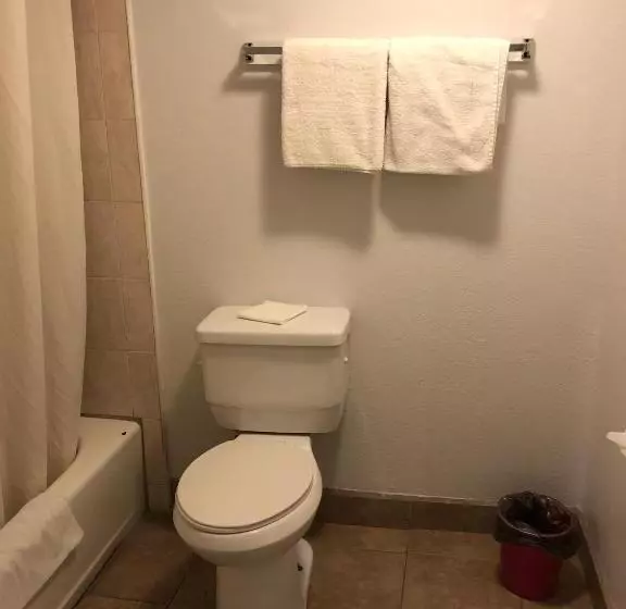 ホテル Starlight Inn, Valley Blvd   Downtown La