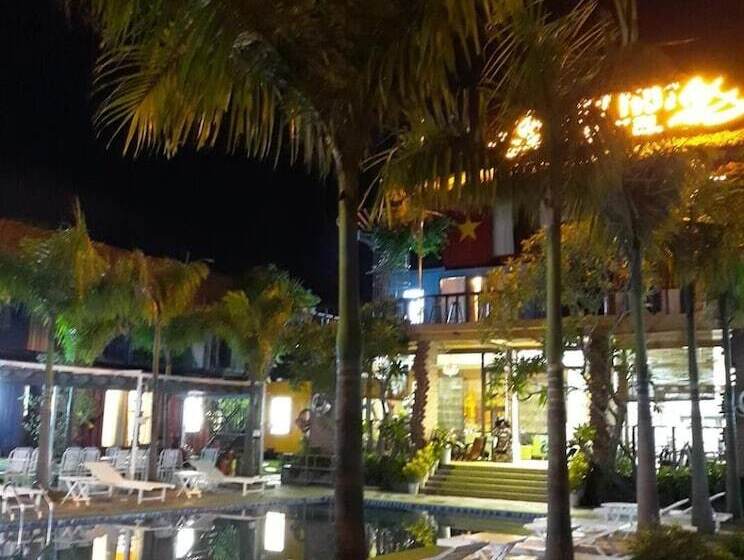 هتل Why Not Hostel