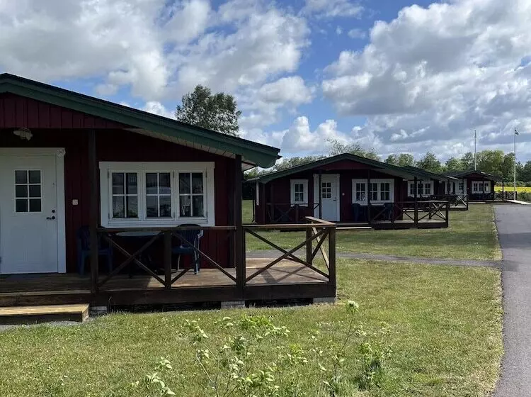 Mälarhusen Semesterby österlen   Stugor & Gårdssviter