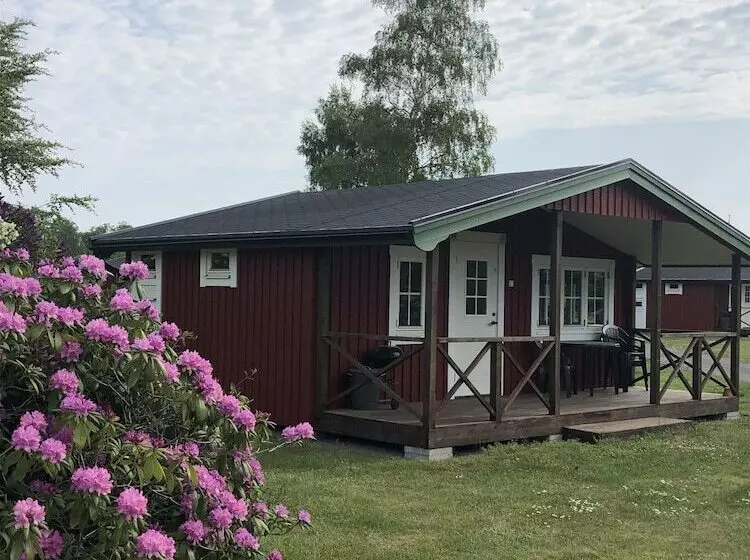 Mälarhusen Semesterby österlen   Stugor & Gårdssviter