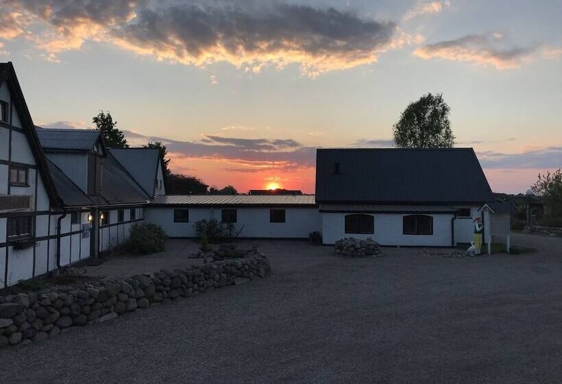 Mälarhusen Semesterby österlen Stugor & Gårdssviter