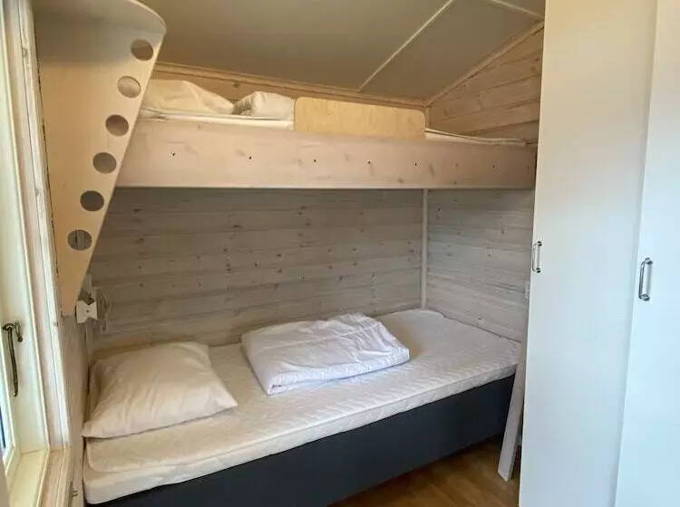 Mälarhusen Semesterby österlen   Stugor & Gårdssviter