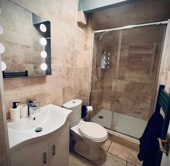 Majatalo Ashleigh House