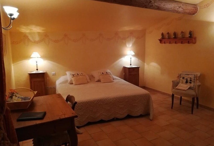 بنسيون La Capucine