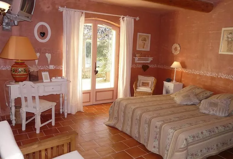 Majatalo La Capucine