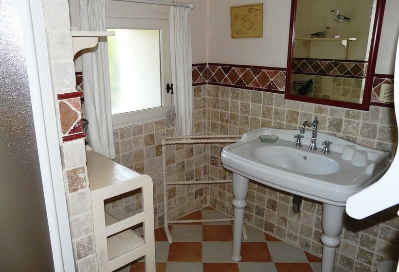 بنسيون La Capucine