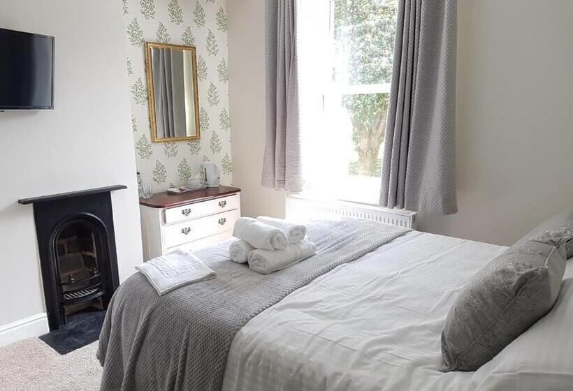 بنسيون The Railway