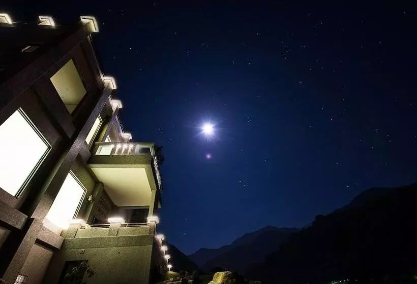 تختخواب و صبحانه Azureloho