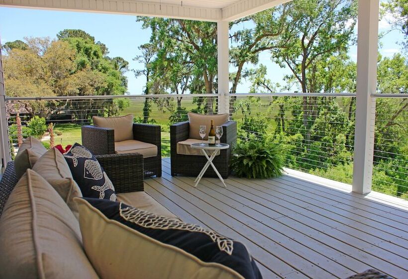 住宿加早餐 Darien Waterfront Inn