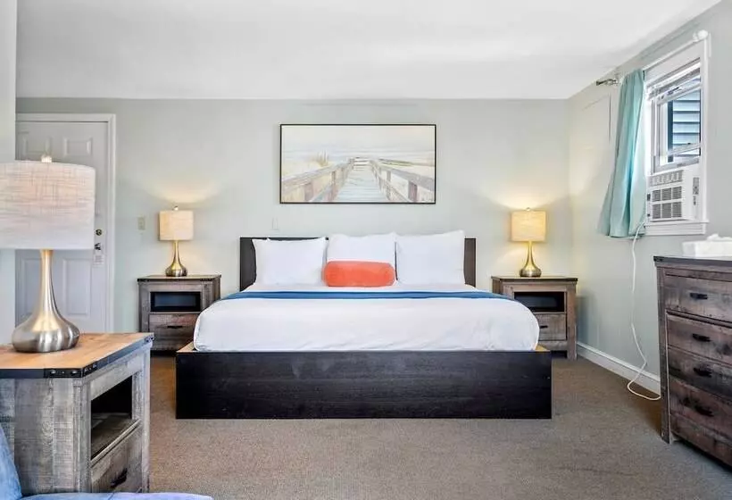 Hotelli The Lighthouse Inn & Suites