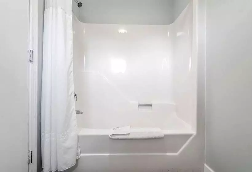 Hotelli The Lighthouse Inn & Suites