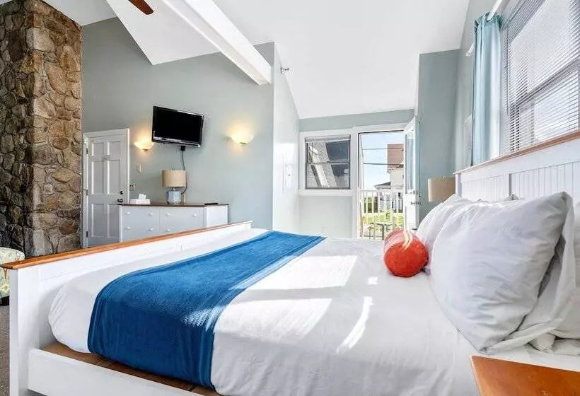 Hotelli The Lighthouse Inn & Suites