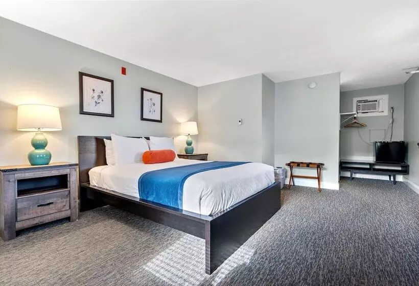 Hotelli The Lighthouse Inn & Suites