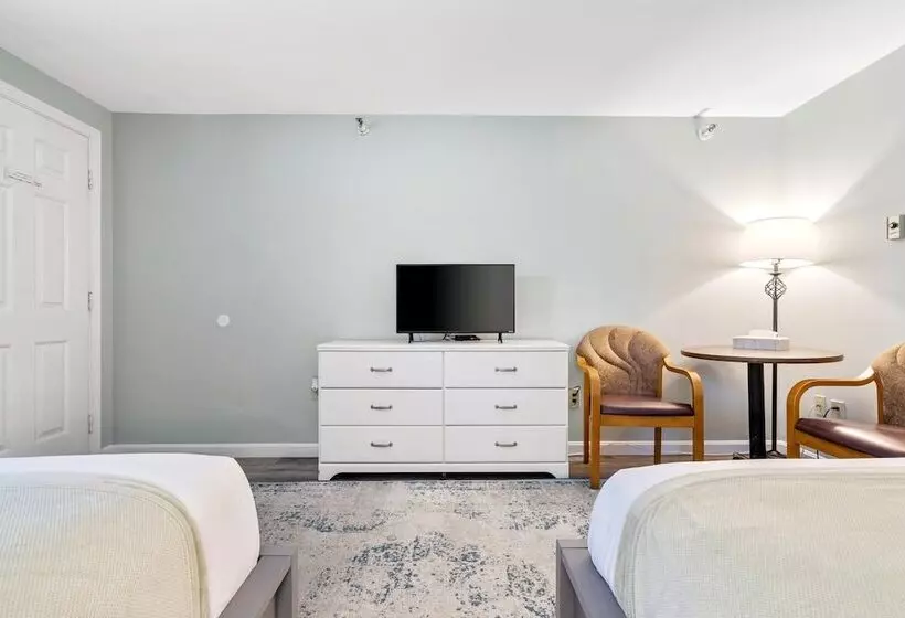 Hotelli The Lighthouse Inn & Suites