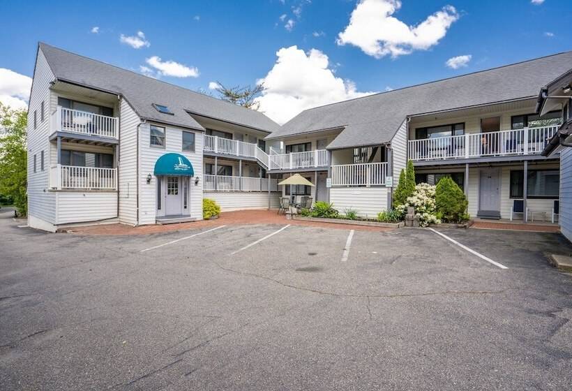 ホテル The Lighthouse Inn & Suites