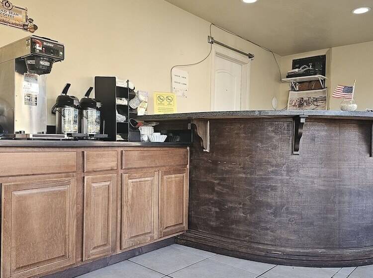 مُتل Redrock Country Inn