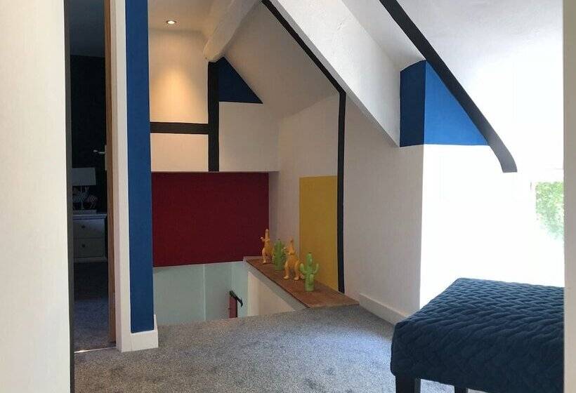 Old Fleece Apartments