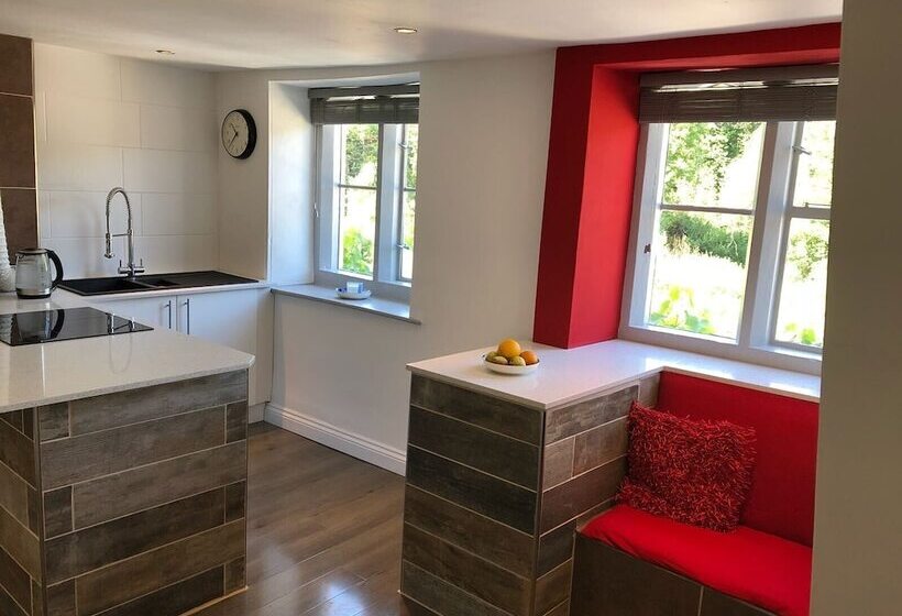 Old Fleece Apartments