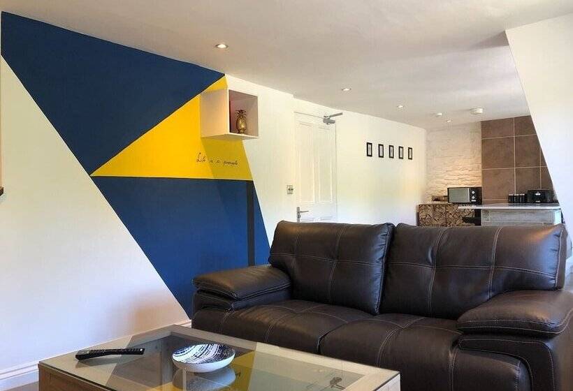 Old Fleece Apartments