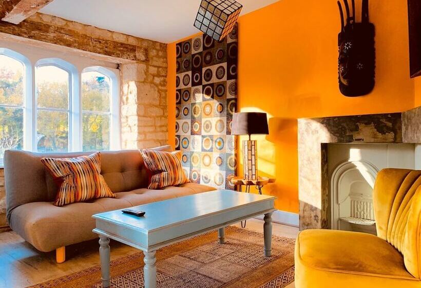 Old Fleece Apartments