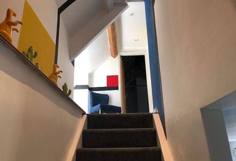 Old Fleece Apartments