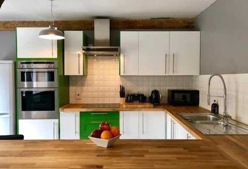 Old Fleece Apartments