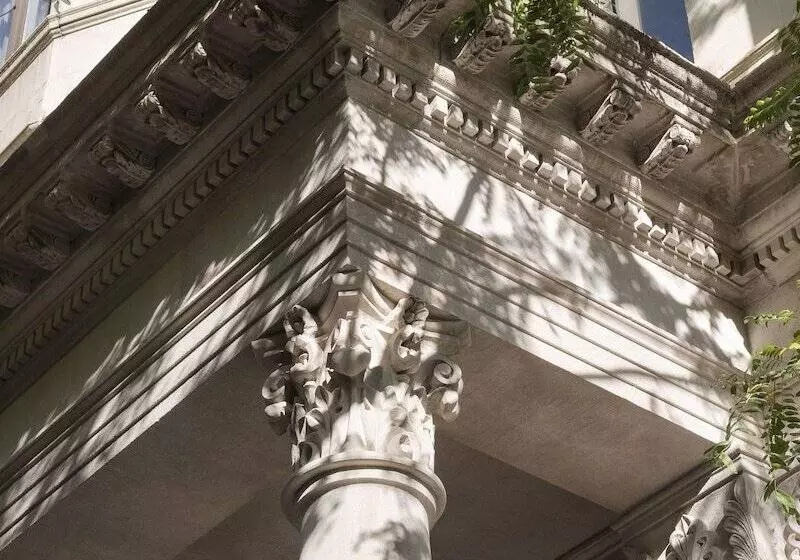 Roost Rittenhouse