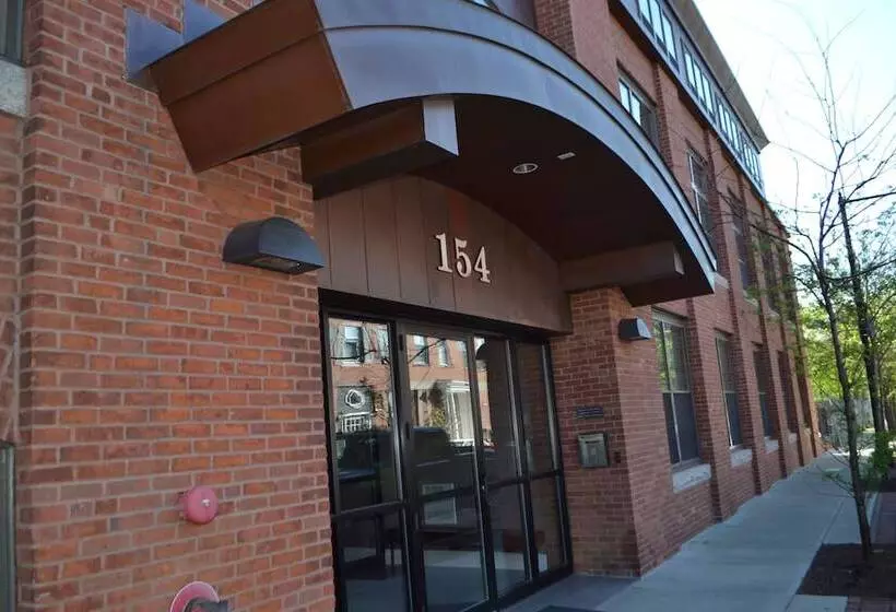 Seaport Signal Building By Vacasa