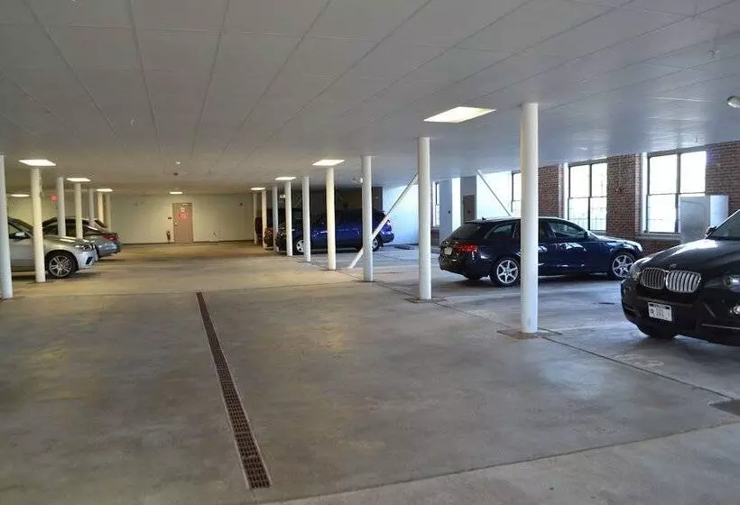 Seaport Signal Building By Vacasa