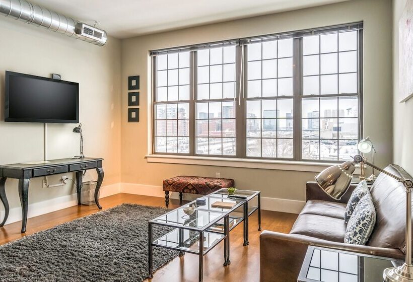 Seaport Signal Building By Vacasa