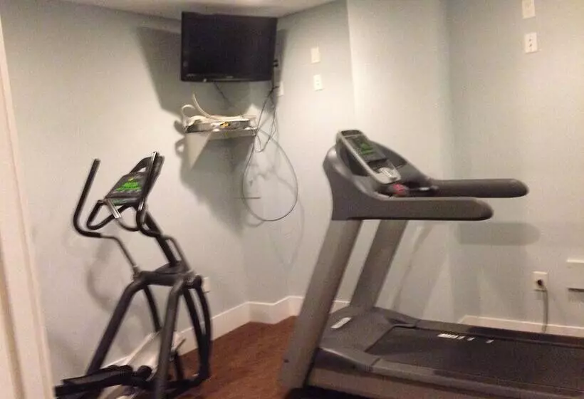 Seaport Signal Building By Vacasa