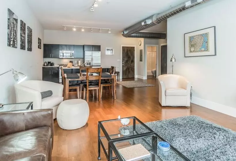 Seaport Signal Building By Vacasa