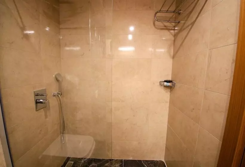 Aymi̇ra Hotel & Spa