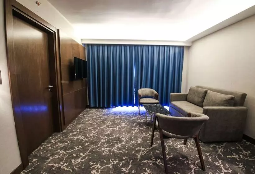 Aymi̇ra Hotel & Spa