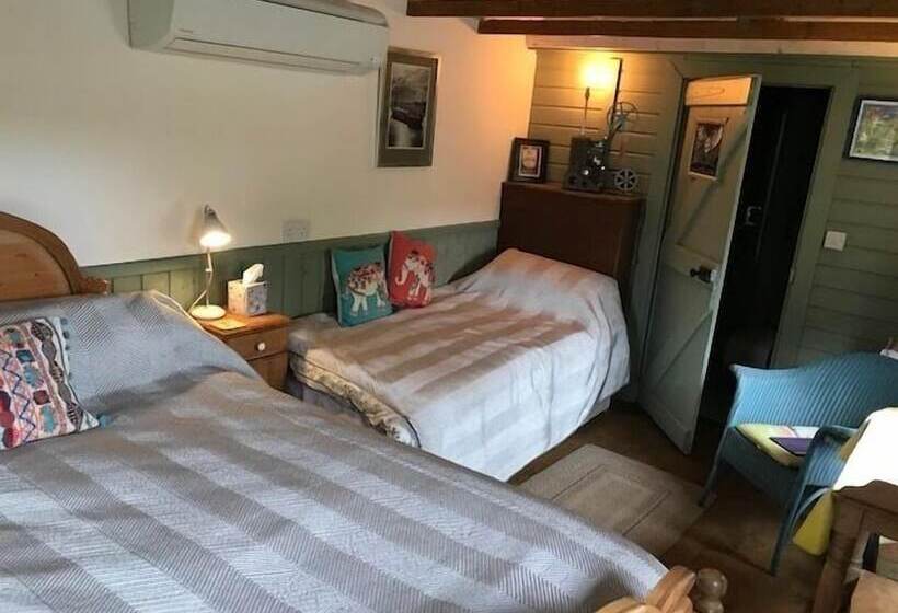 צימר Chalk And Cheese