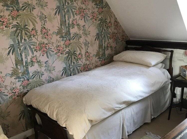 צימר Chalk And Cheese