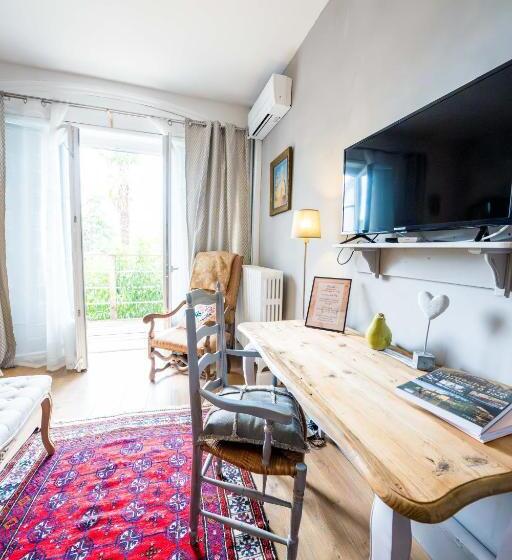 مبيت وإفطار La Maison Jaffran, Suite En Ville