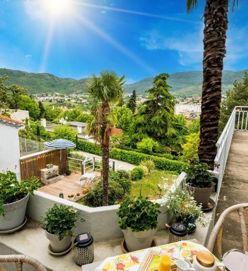 مبيت وإفطار La Maison Jaffran, Suite En Ville