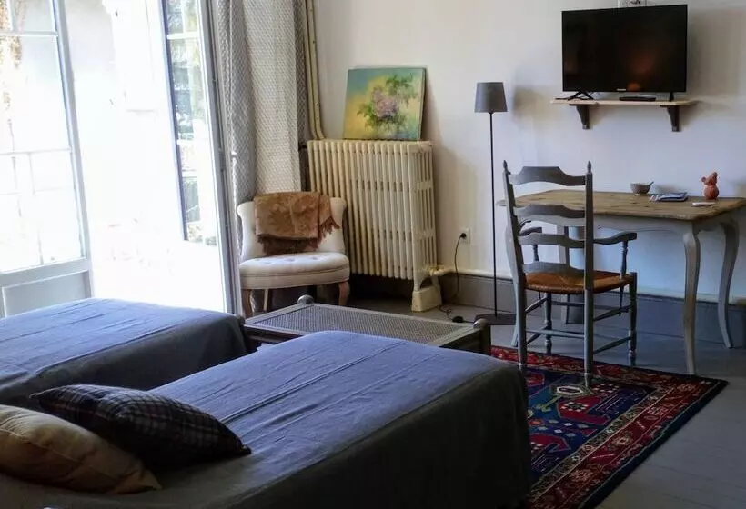 Aamiaismajoitus (B&B) La Maison Jaffran, Suite En Ville