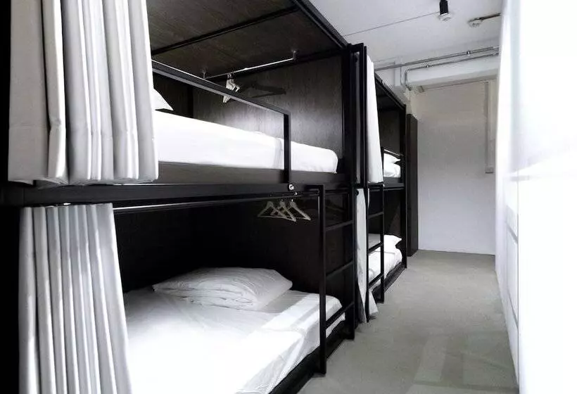 Bond Boutique Capsule Hotel At Bugis Hostel