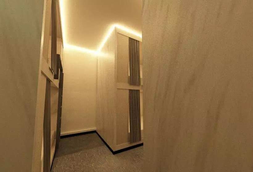 Bond Boutique Capsule Hotel At Bugis Hostel