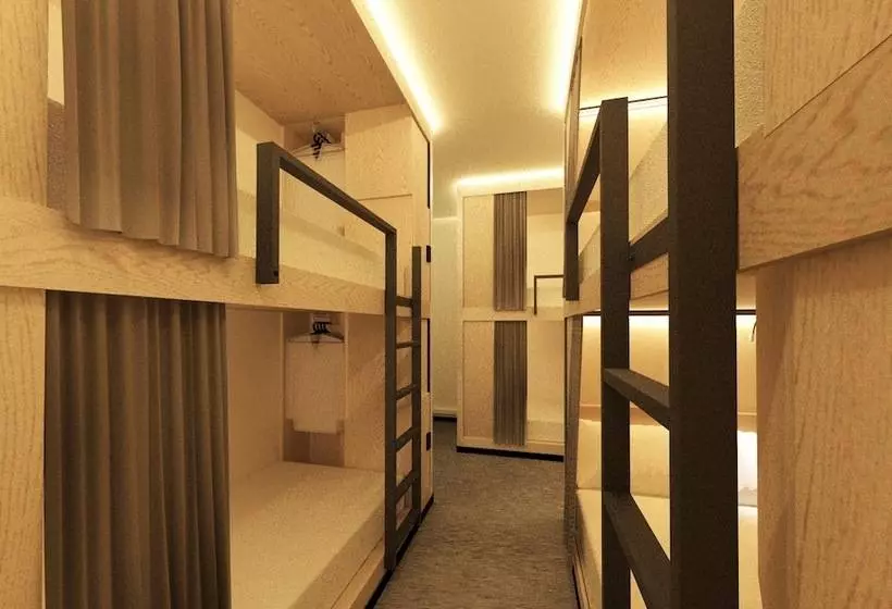 Bond Boutique Capsule Hotel At Bugis Hostel