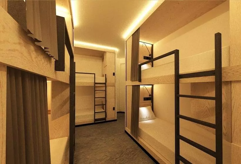 Bond Boutique Capsule Hotel At Bugis Hostel